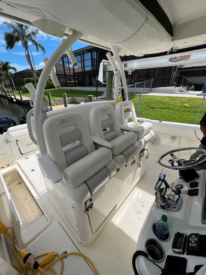 https://arconyachts.ams3.digitaloceanspaces.com/169049/conversions/large_3557205-optimize.jpg