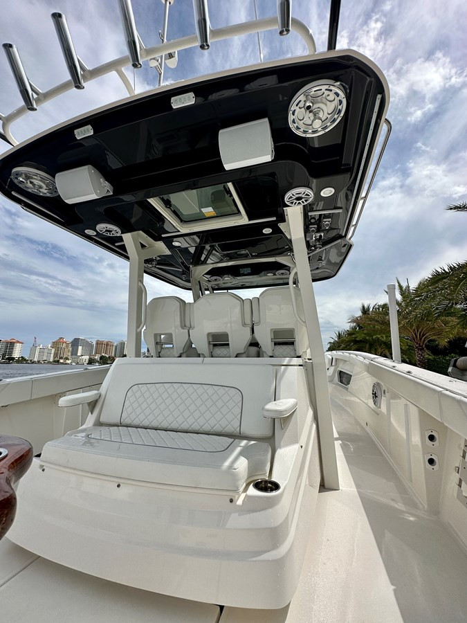 https://arconyachts.ams3.digitaloceanspaces.com/169242/conversions/large_3952452-optimize.jpg