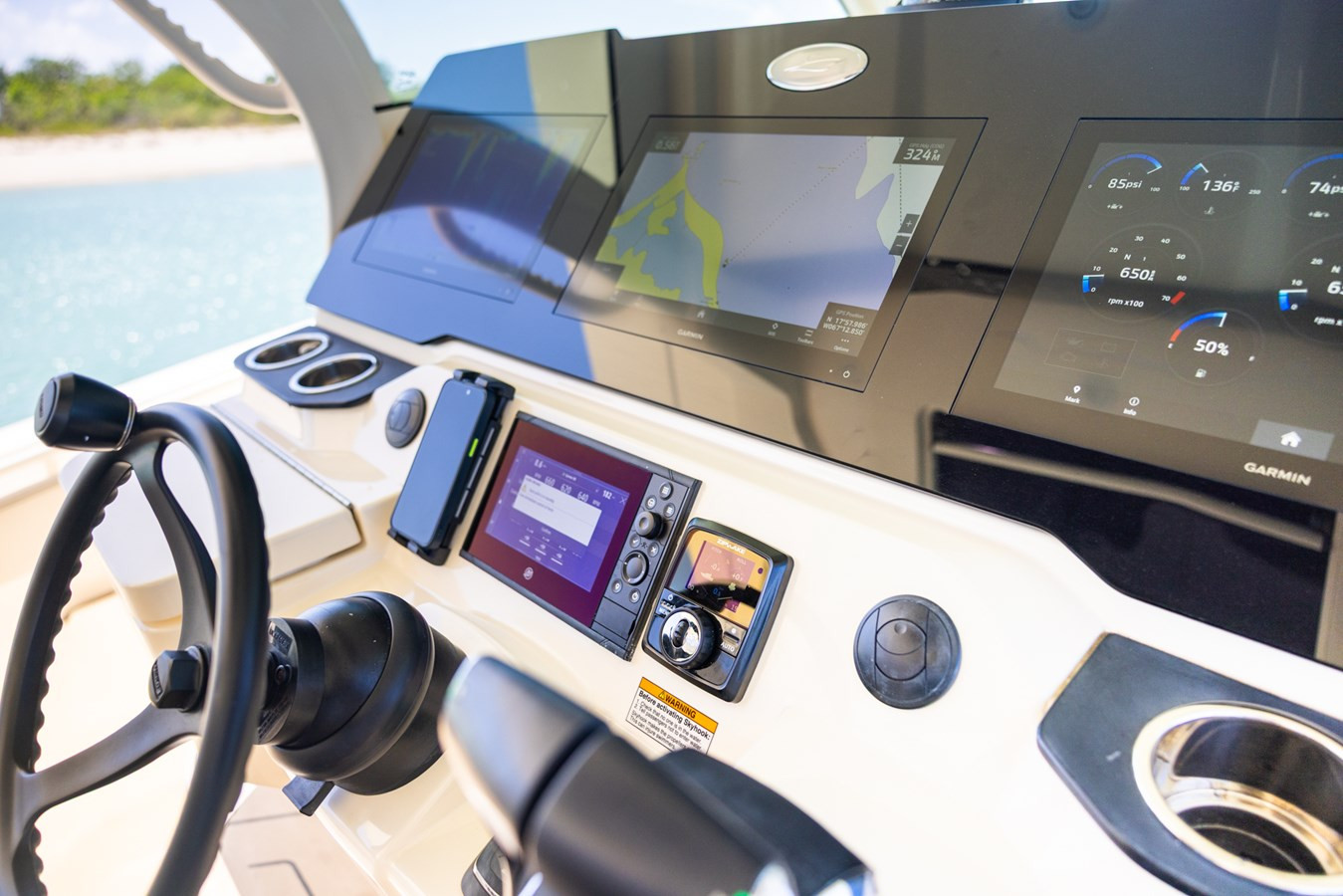 https://arconyachts.ams3.digitaloceanspaces.com/169299/conversions/large_4823676-optimize.jpg