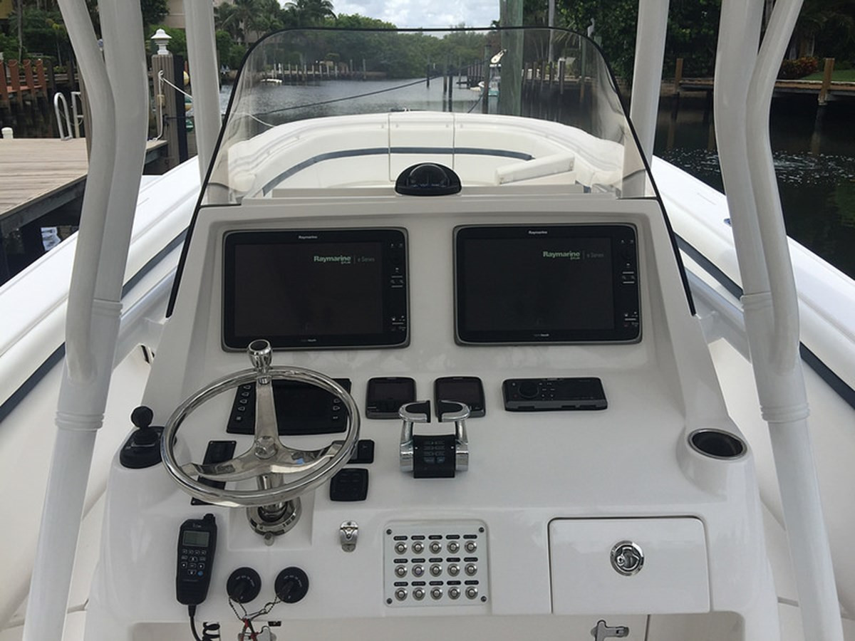 https://arconyachts.ams3.digitaloceanspaces.com/169358/conversions/large_4118718-optimize.jpg