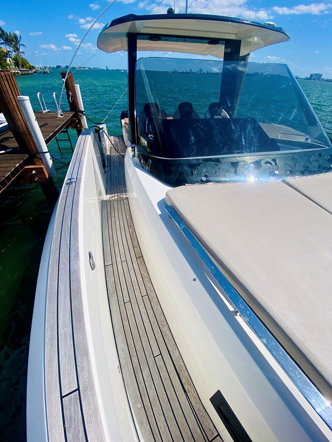 https://arconyachts.ams3.digitaloceanspaces.com/169414/conversions/large_4140688-optimize.jpg