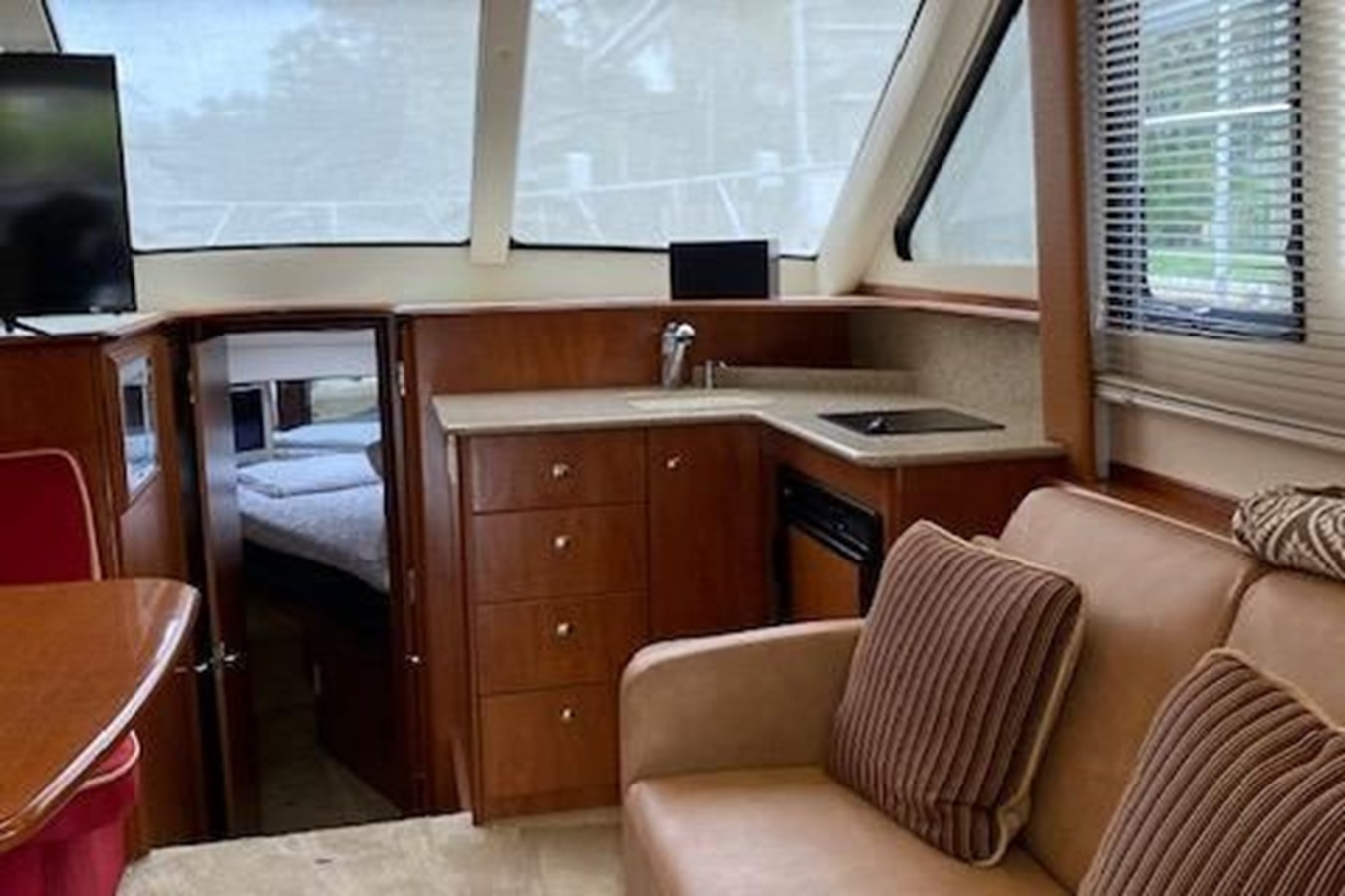 https://arconyachts.ams3.digitaloceanspaces.com/169439/conversions/large_4124548-optimize.jpg