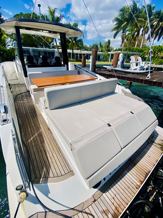 https://arconyachts.ams3.digitaloceanspaces.com/169468/conversions/large_4140706-optimize.jpg