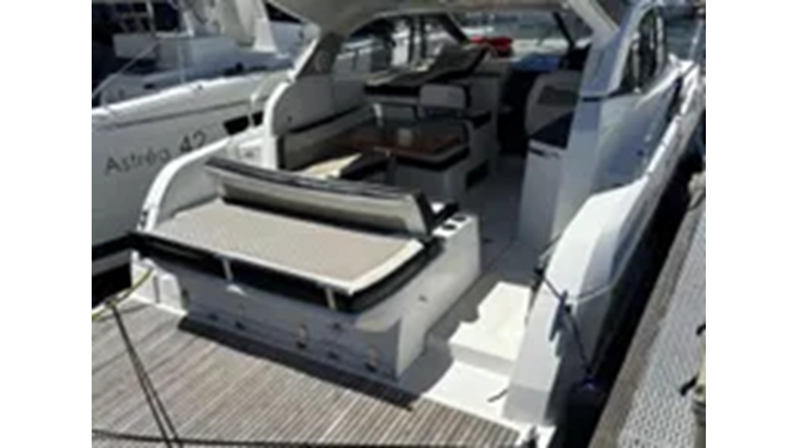 https://arconyachts.ams3.digitaloceanspaces.com/169687/conversions/large_4289378-optimize.jpg