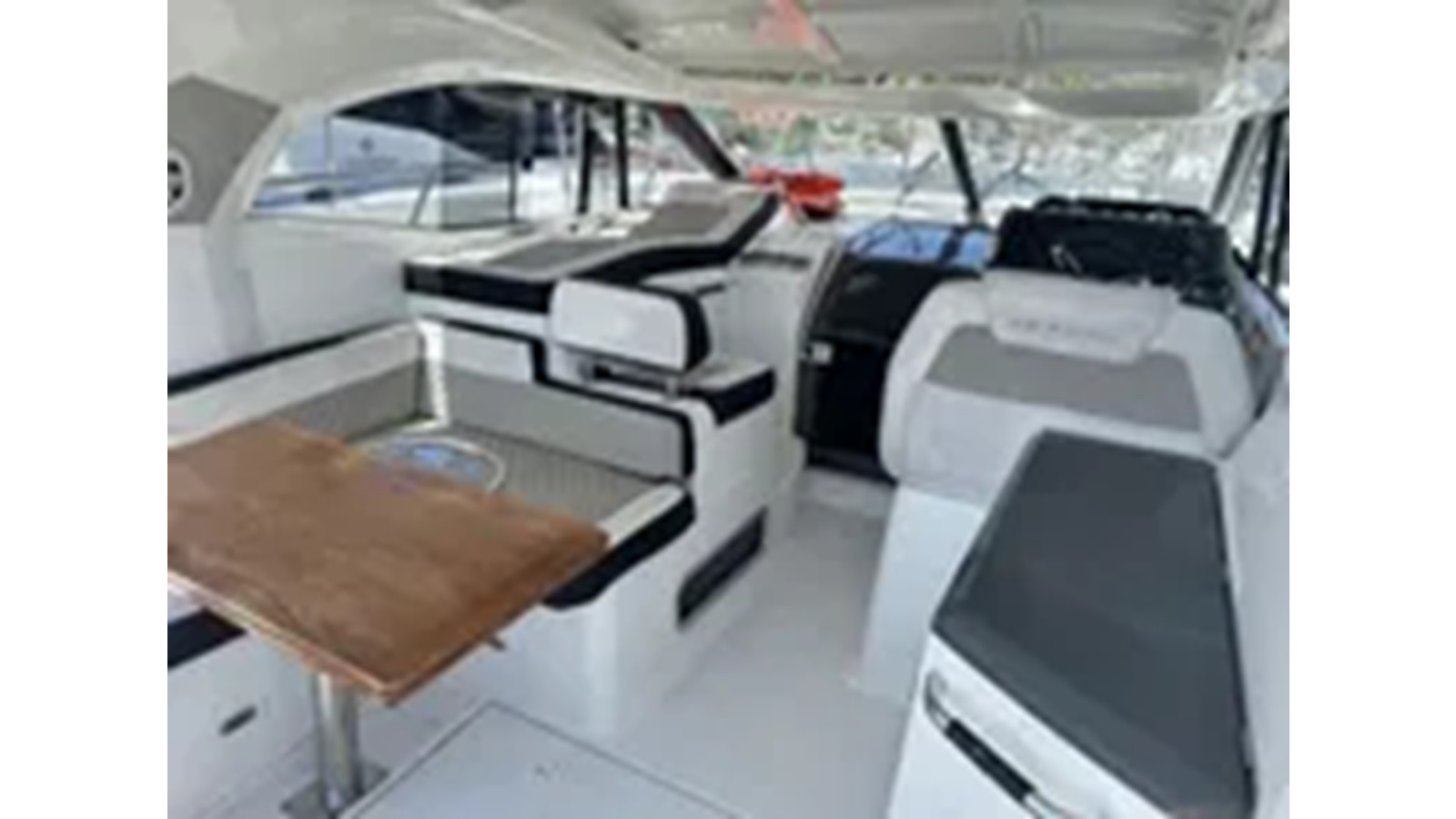 https://arconyachts.ams3.digitaloceanspaces.com/169693/conversions/large_4289380-optimize.jpg