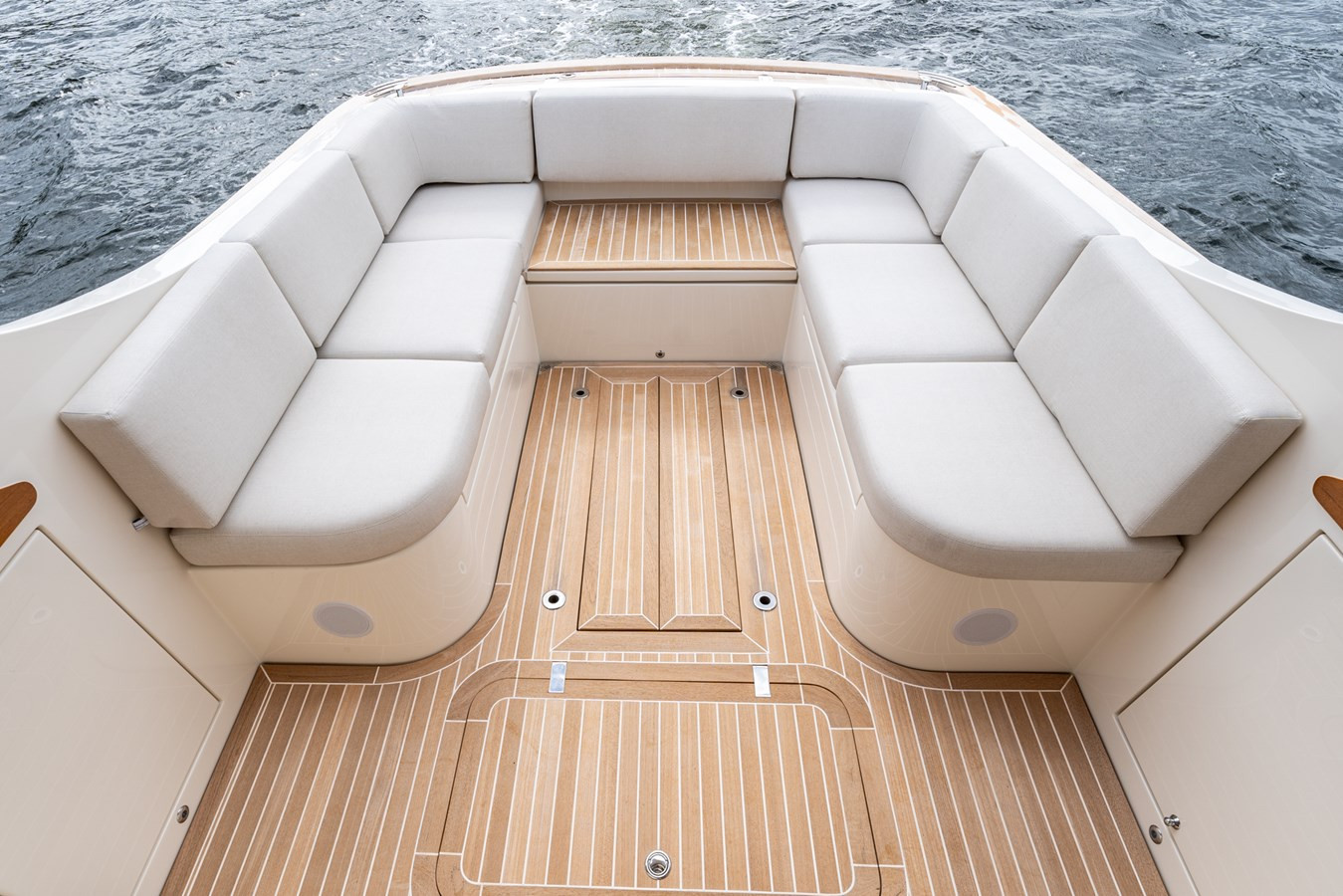 https://arconyachts.ams3.digitaloceanspaces.com/169822/conversions/large_4450412-optimize.jpg