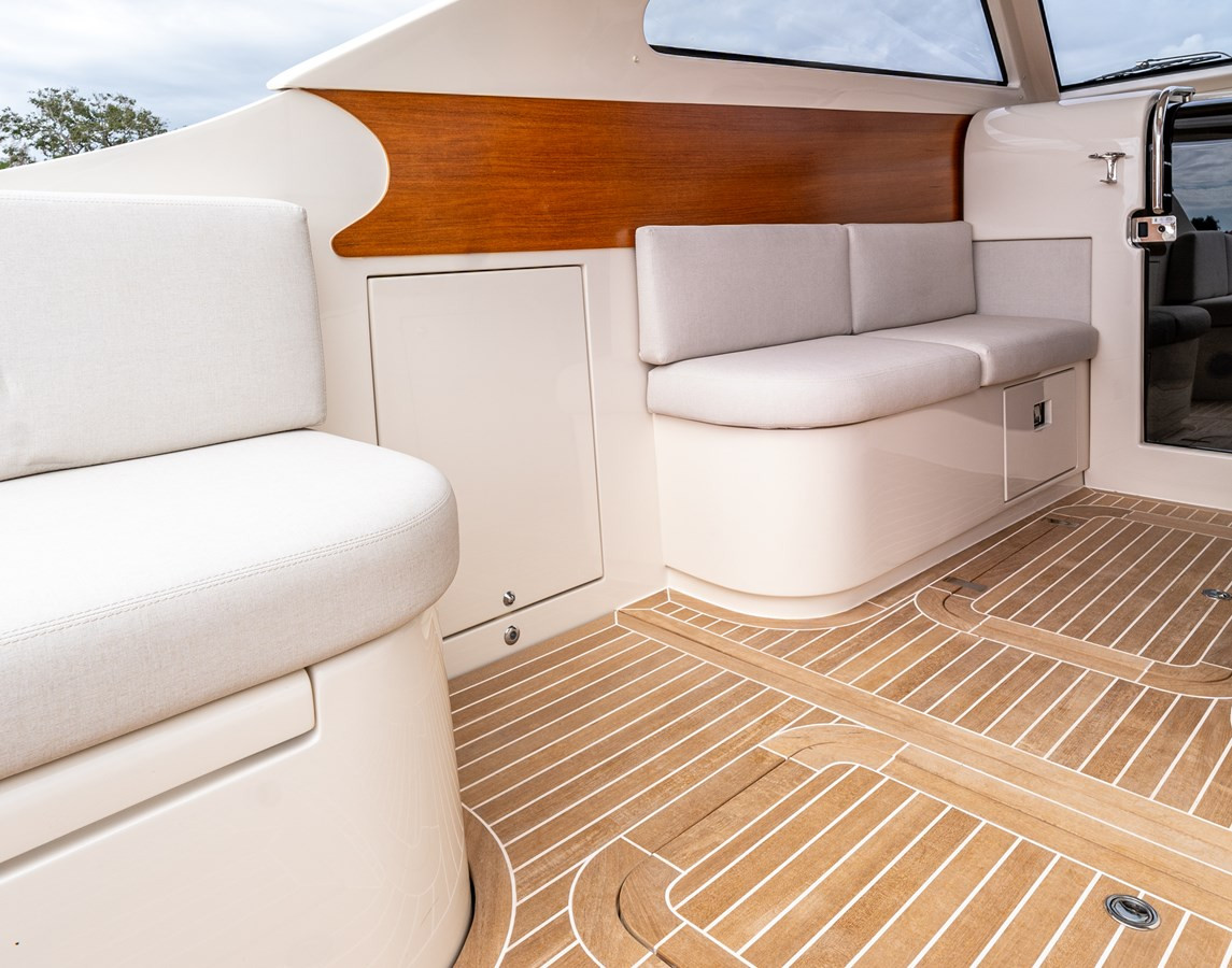 https://arconyachts.ams3.digitaloceanspaces.com/169830/conversions/large_4450415-optimize.jpg