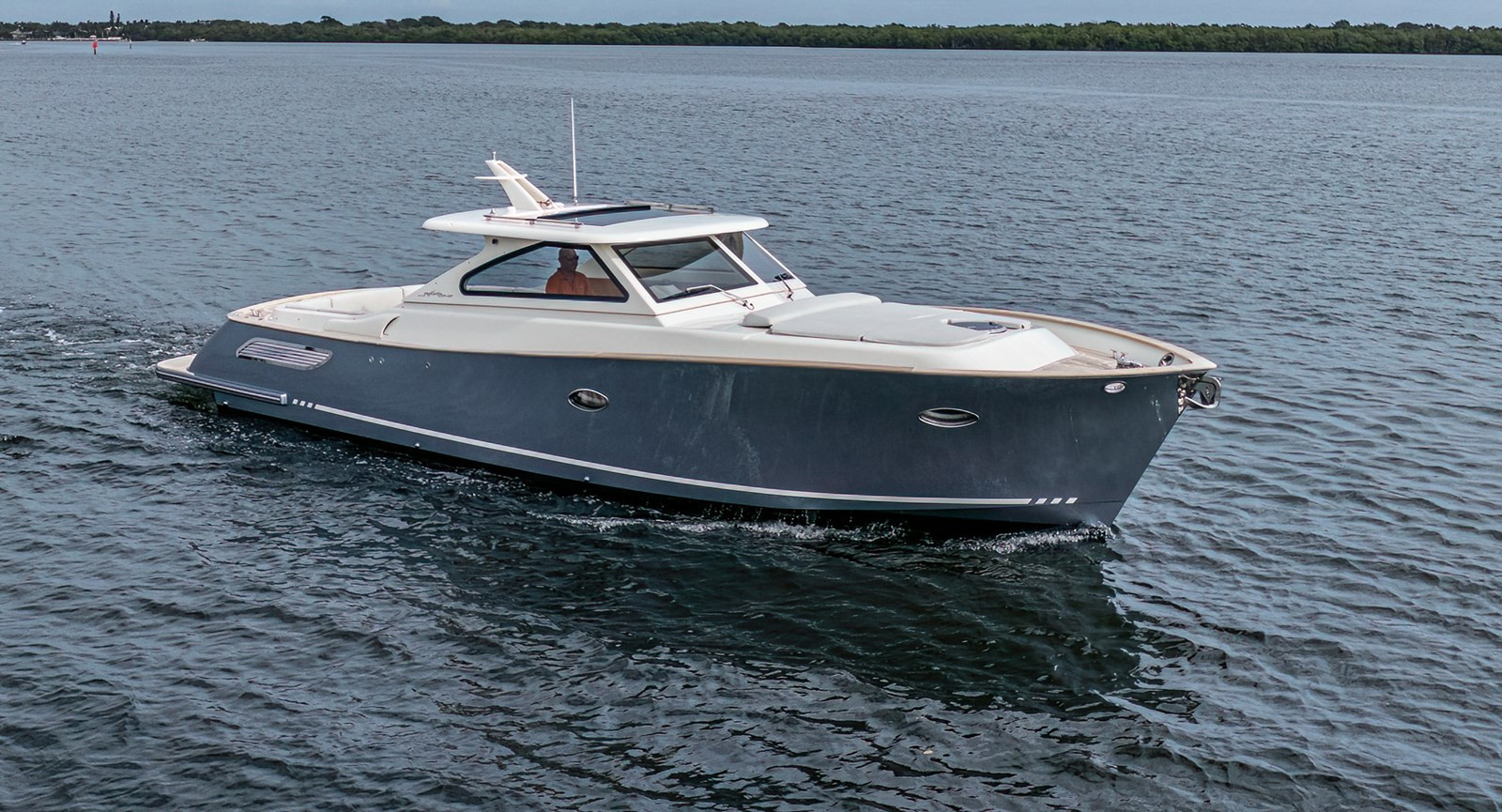 https://arconyachts.ams3.digitaloceanspaces.com/169919/conversions/large_4450448-optimize.jpg