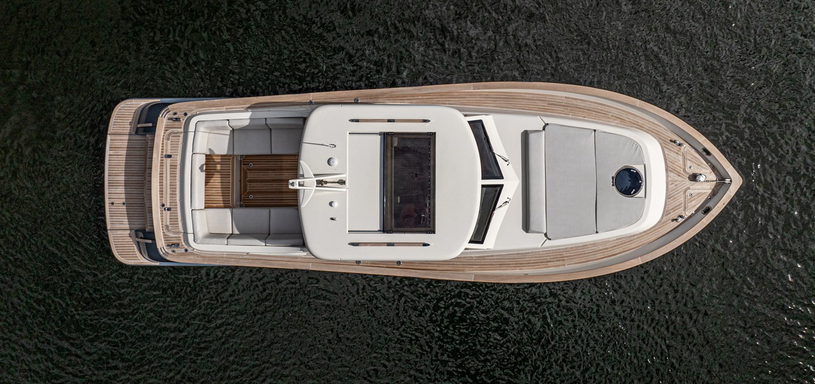 https://arconyachts.ams3.digitaloceanspaces.com/169931/conversions/large_4450428-optimize.jpg