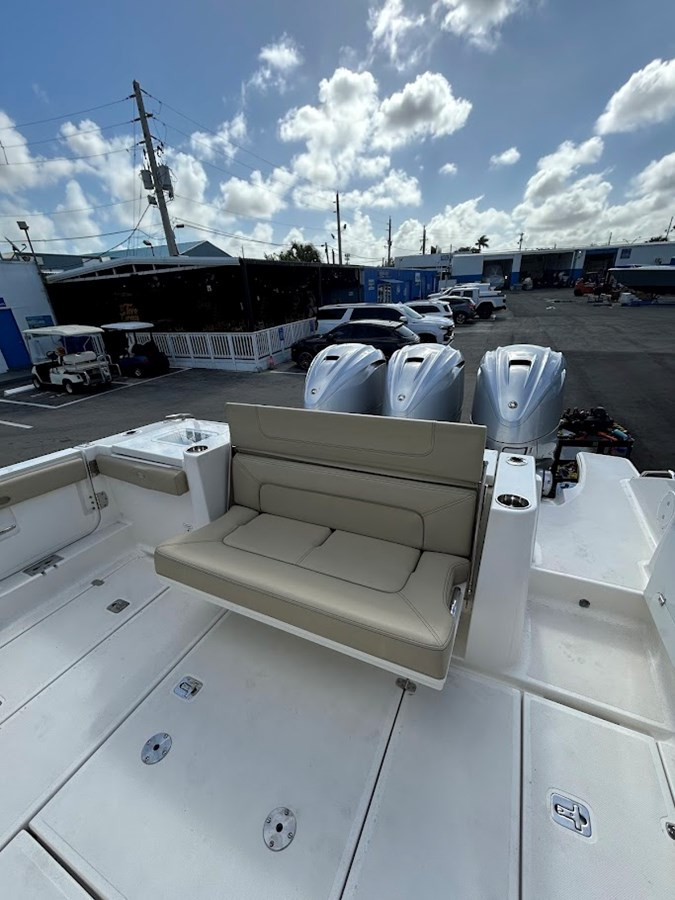 https://arconyachts.ams3.digitaloceanspaces.com/169970/conversions/large_4501687-optimize.jpg