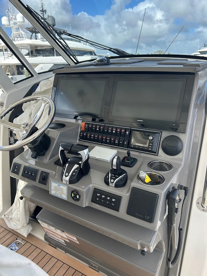https://arconyachts.ams3.digitaloceanspaces.com/169979/conversions/large_4501690-optimize.jpg