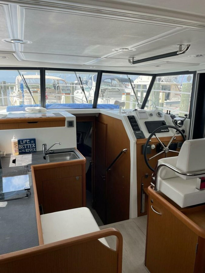 https://arconyachts.ams3.digitaloceanspaces.com/170124/conversions/large_4598347-optimize.jpg