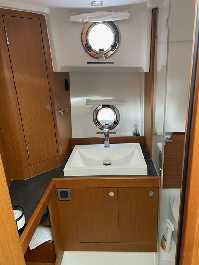 https://arconyachts.ams3.digitaloceanspaces.com/170144/conversions/large_4598355-optimize.jpg