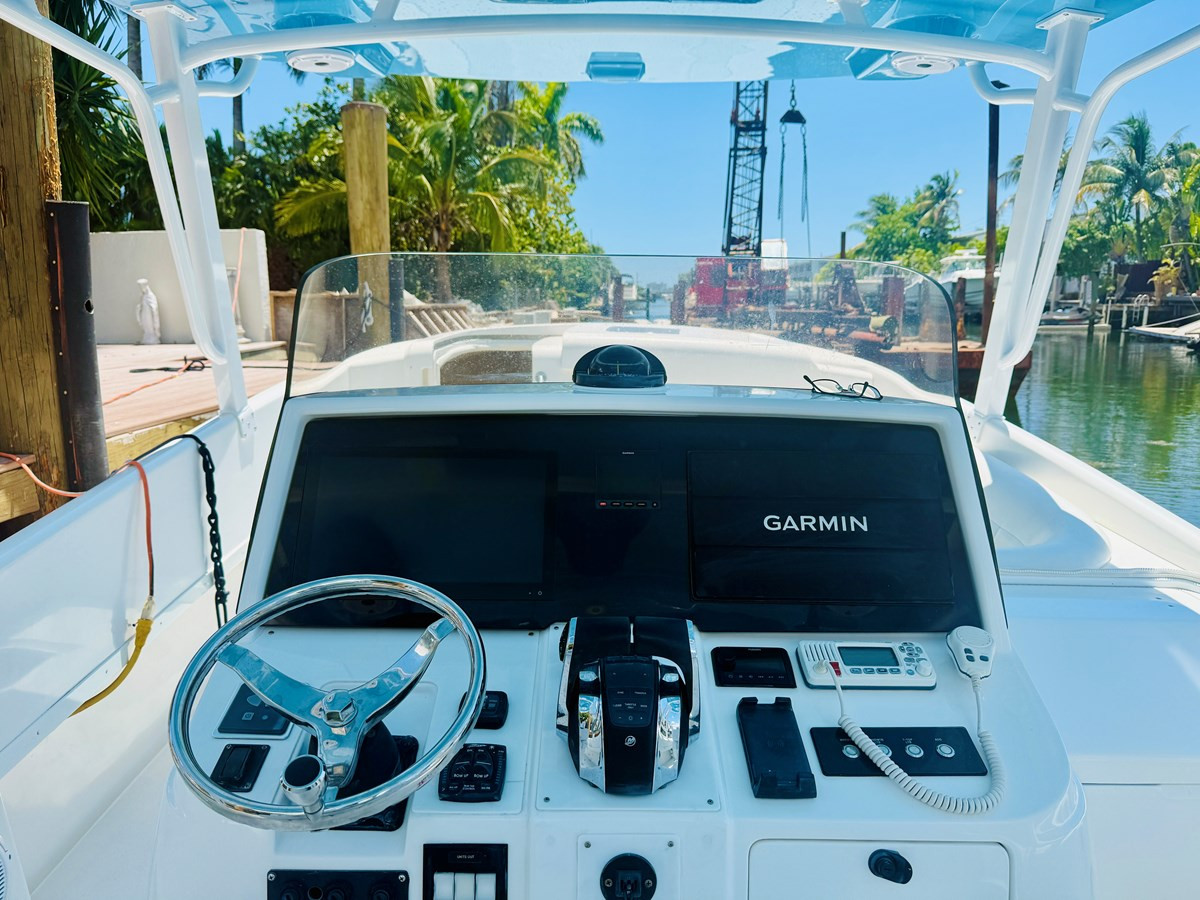 https://arconyachts.ams3.digitaloceanspaces.com/170267/conversions/large_4677966-optimize.jpg