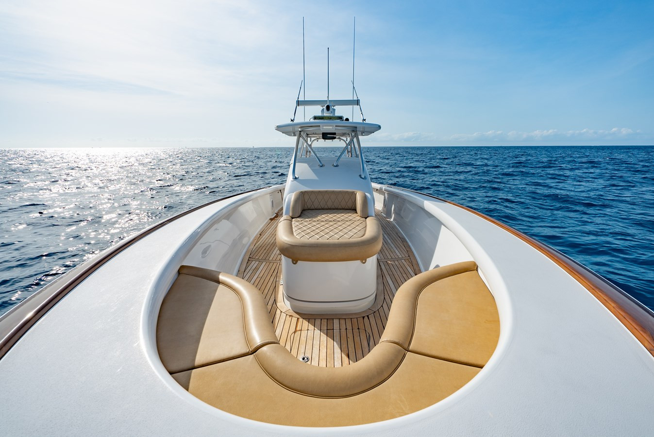 https://arconyachts.ams3.digitaloceanspaces.com/170268/conversions/large_4684548-optimize.jpg