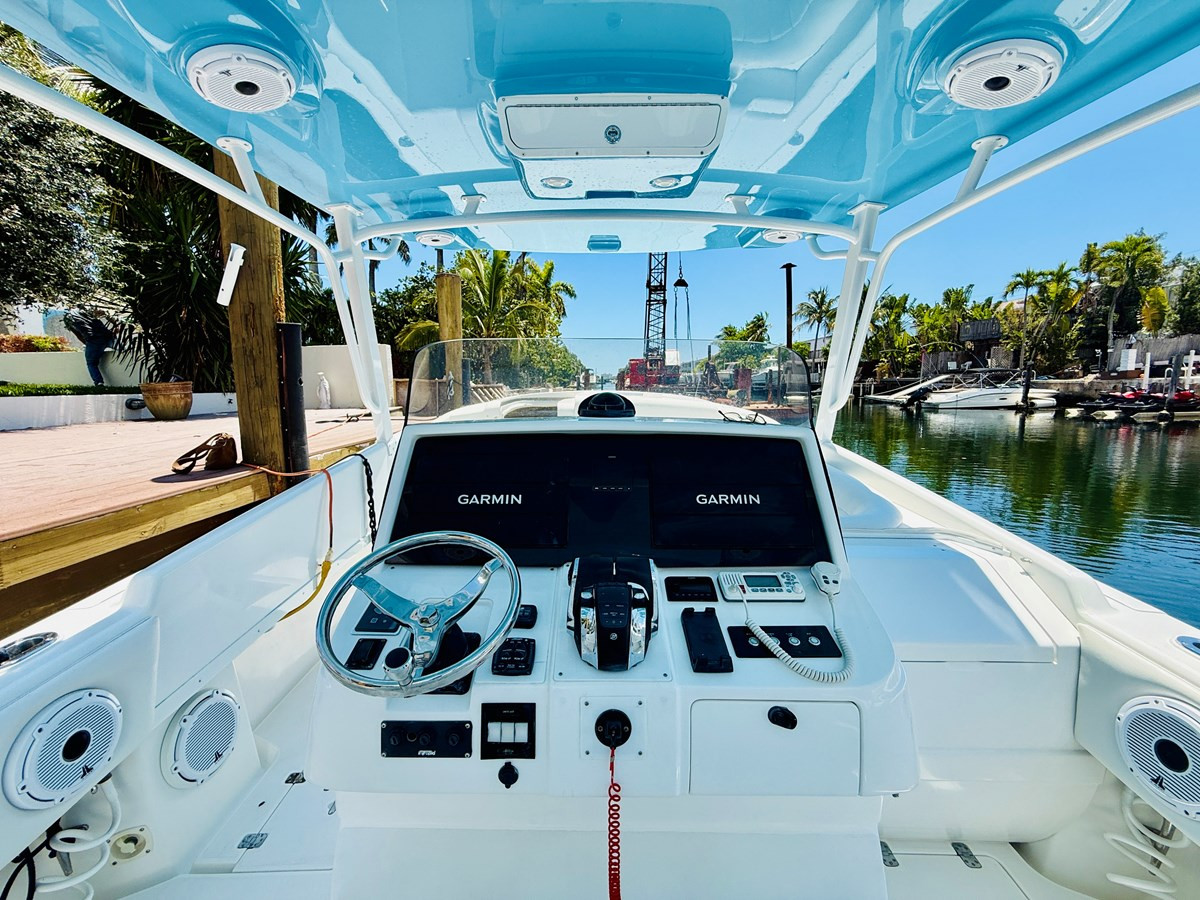 https://arconyachts.ams3.digitaloceanspaces.com/170270/conversions/large_4677967-optimize.jpg