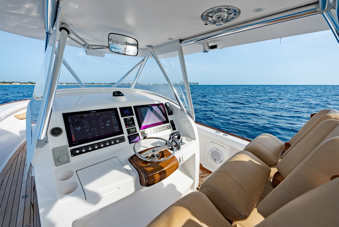 https://arconyachts.ams3.digitaloceanspaces.com/170283/conversions/large_4684553-optimize.jpg