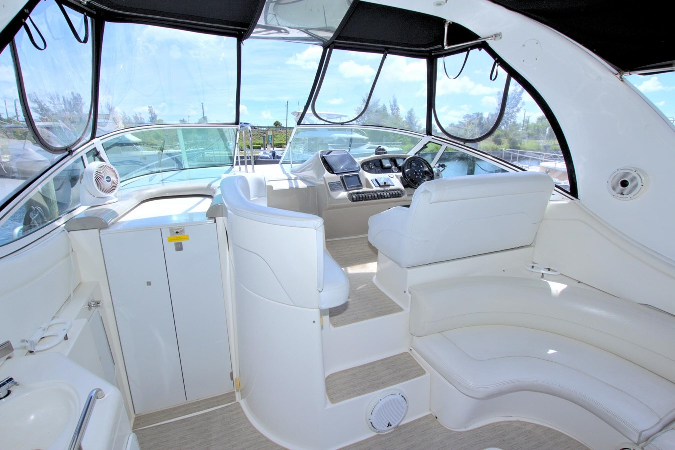 https://arconyachts.ams3.digitaloceanspaces.com/170360/conversions/large_4740013-optimize.jpg