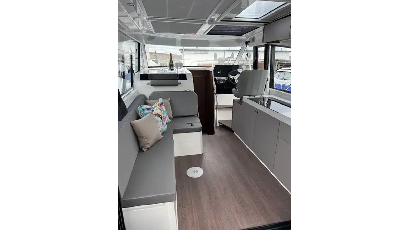 https://arconyachts.ams3.digitaloceanspaces.com/170515/conversions/large_4546799-optimize.jpg