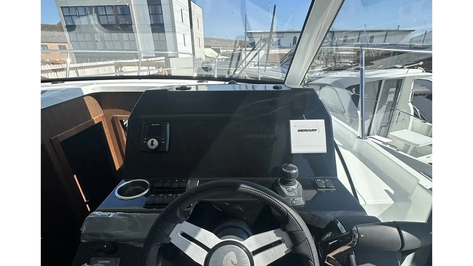 https://arconyachts.ams3.digitaloceanspaces.com/170518/conversions/large_4546800-optimize.jpg