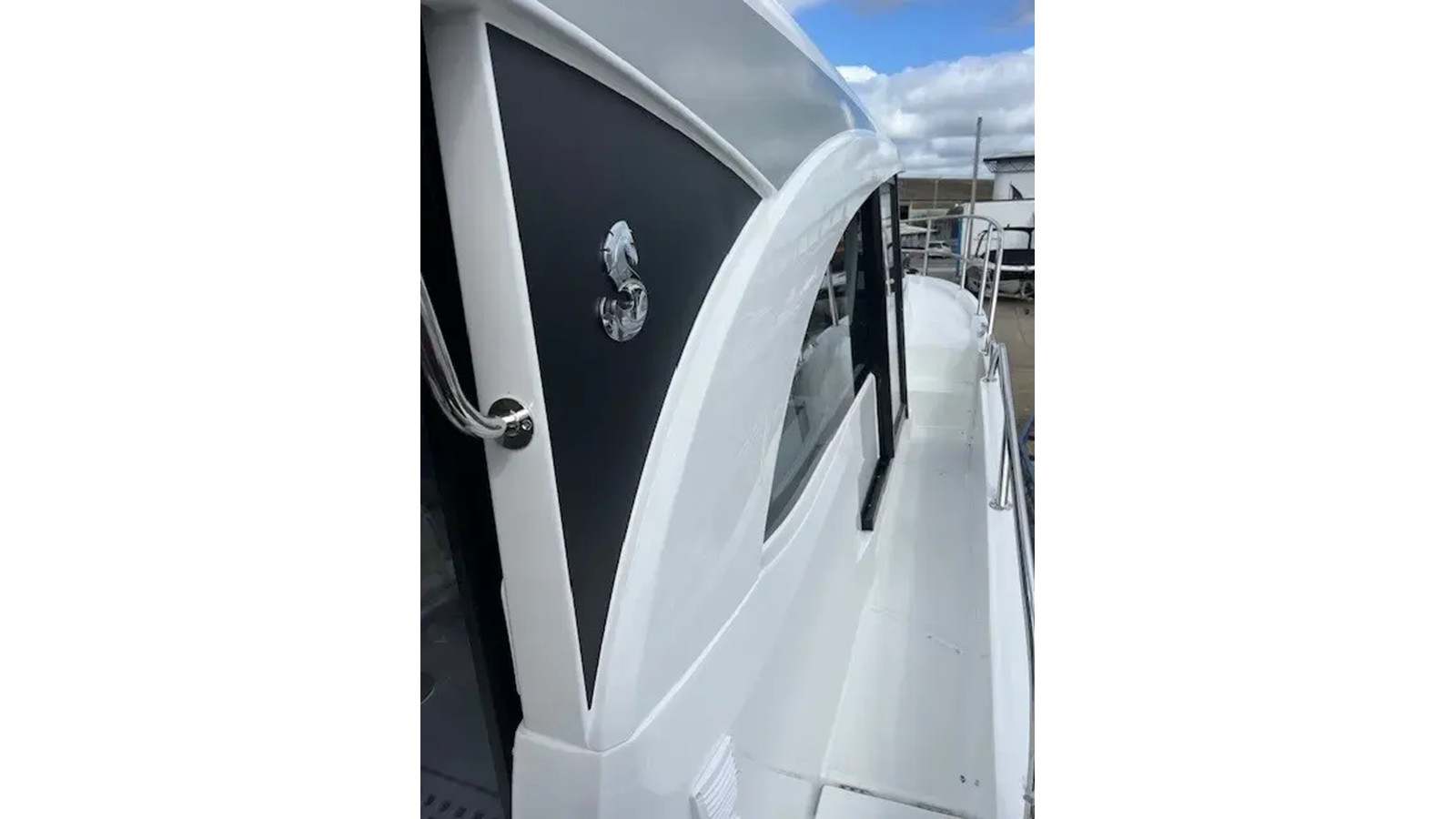 https://arconyachts.ams3.digitaloceanspaces.com/170535/conversions/large_4546805-optimize.jpg