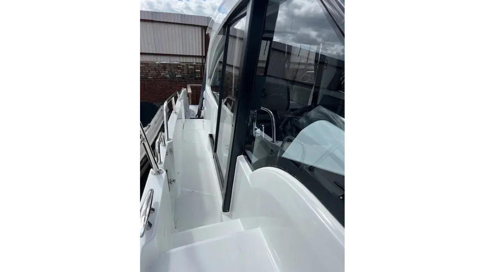 https://arconyachts.ams3.digitaloceanspaces.com/170538/conversions/large_4546806-optimize.jpg