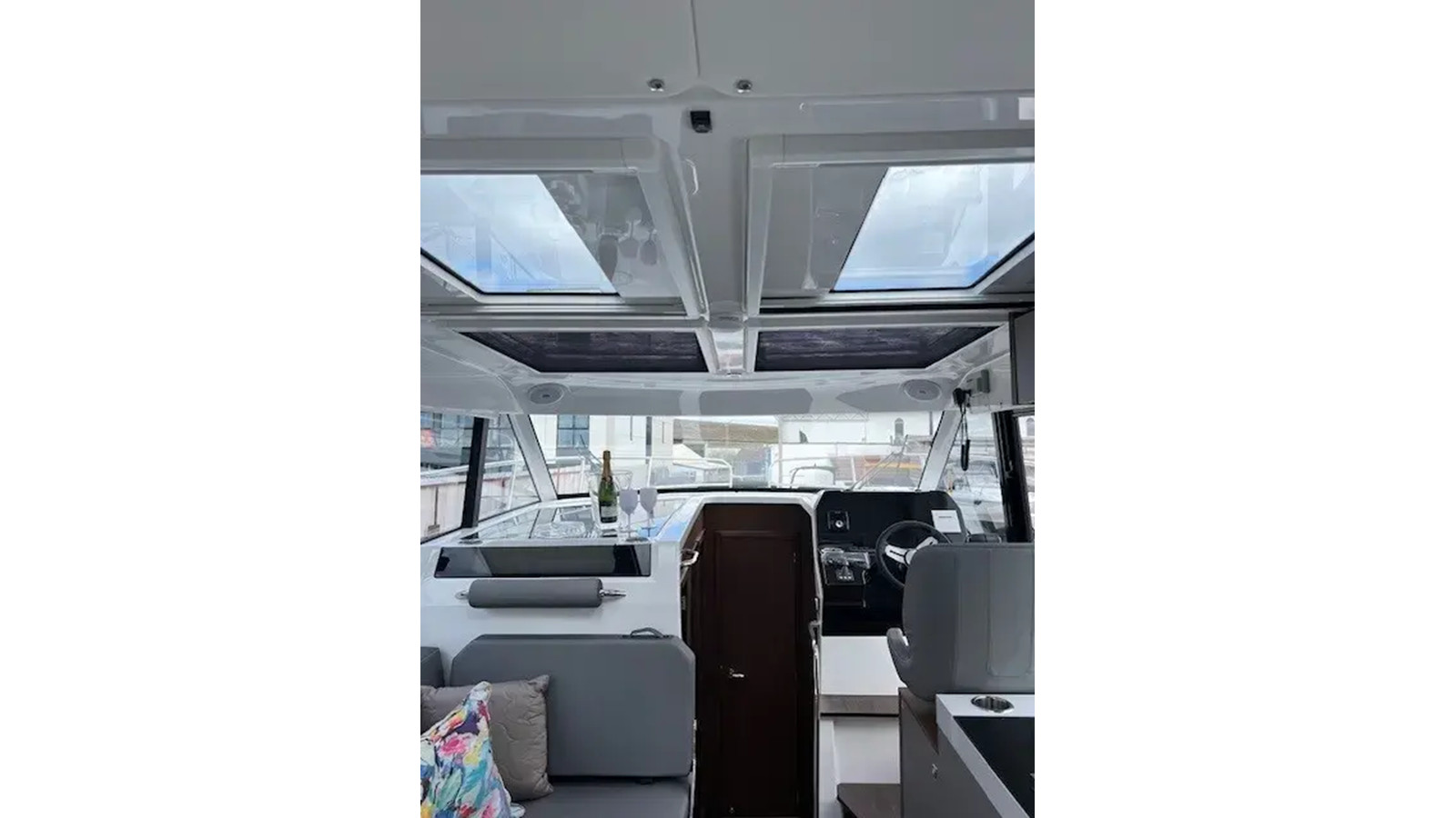 https://arconyachts.ams3.digitaloceanspaces.com/170548/conversions/large_4546809-optimize.jpg