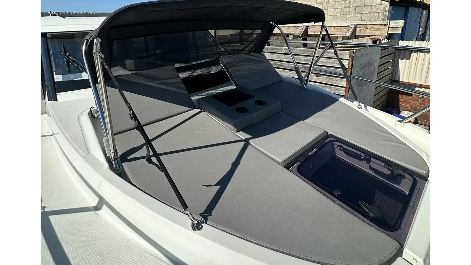 https://arconyachts.ams3.digitaloceanspaces.com/170597/conversions/large_4546825-optimize.jpg