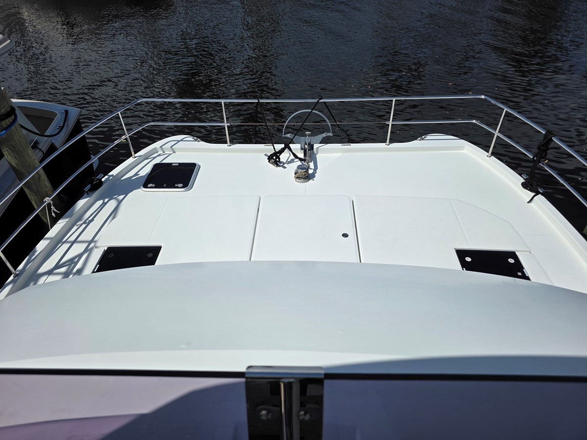 https://arconyachts.ams3.digitaloceanspaces.com/170619/conversions/large_4614390-optimize.jpg