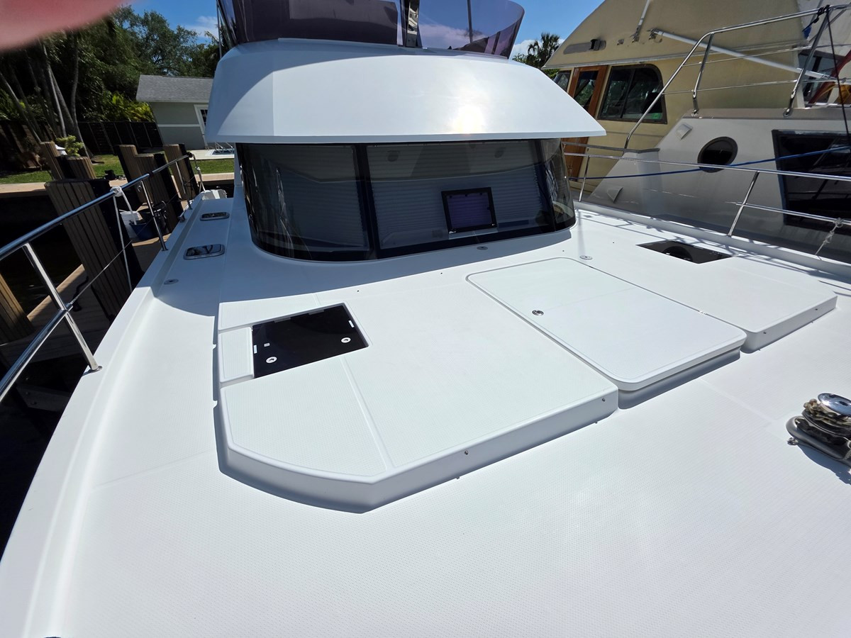 https://arconyachts.ams3.digitaloceanspaces.com/170628/conversions/large_4614393-optimize.jpg