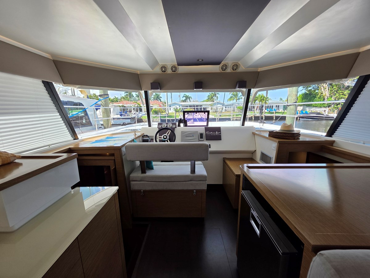 https://arconyachts.ams3.digitaloceanspaces.com/170649/conversions/large_4614400-optimize.jpg