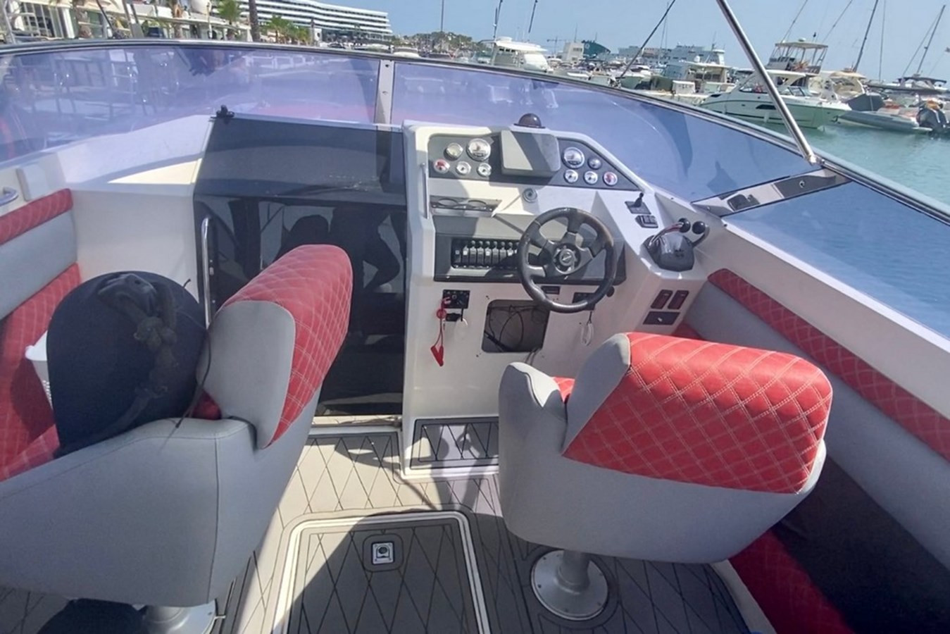 SUNSEEKER TOMAHAWK 37