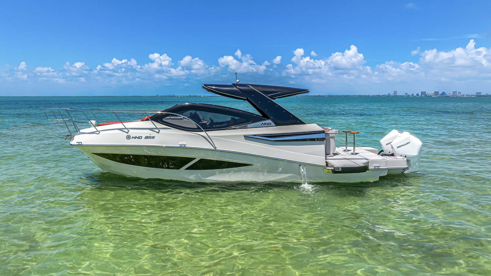 https://arconyachts.ams3.digitaloceanspaces.com/170754/conversions/large_4295720-optimize.jpg