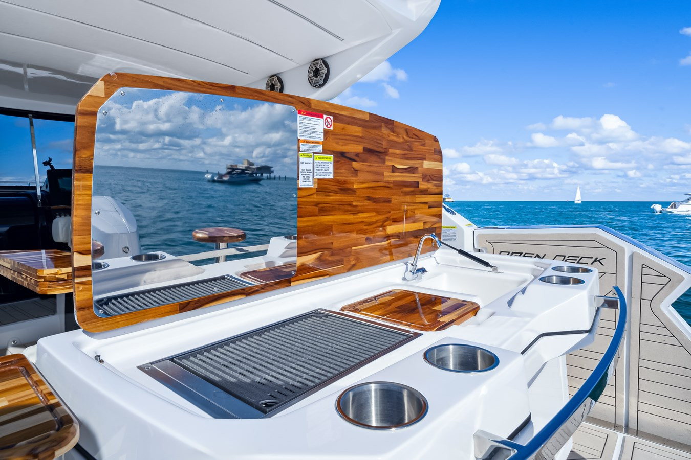 https://arconyachts.ams3.digitaloceanspaces.com/170756/conversions/large_4525278-optimize.jpg