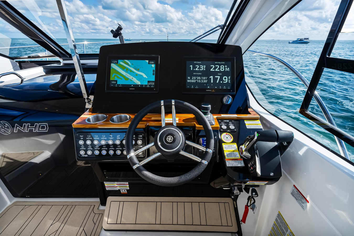 https://arconyachts.ams3.digitaloceanspaces.com/170799/conversions/large_4525292-optimize.jpg