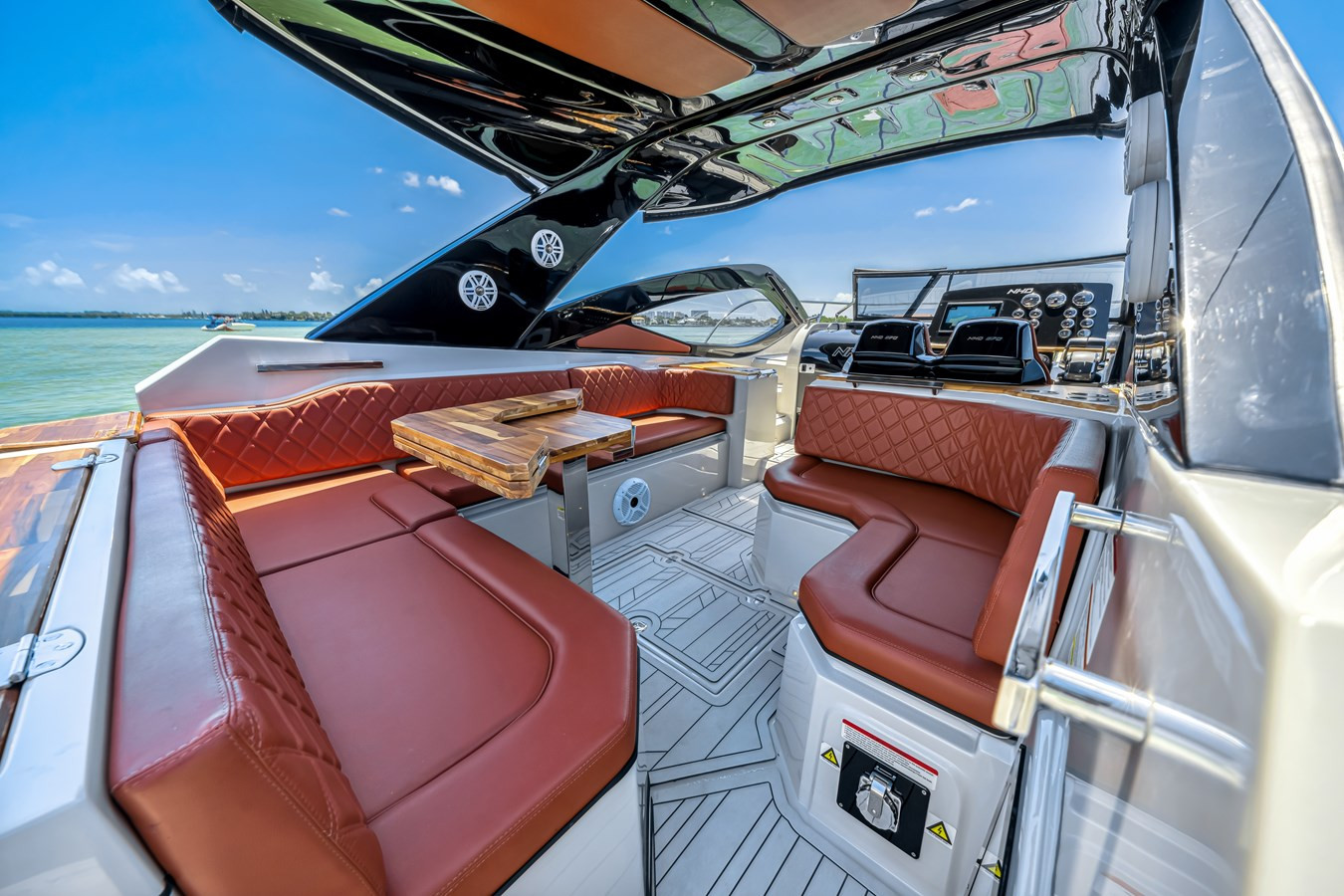 https://arconyachts.ams3.digitaloceanspaces.com/170801/conversions/large_4295736-optimize.jpg