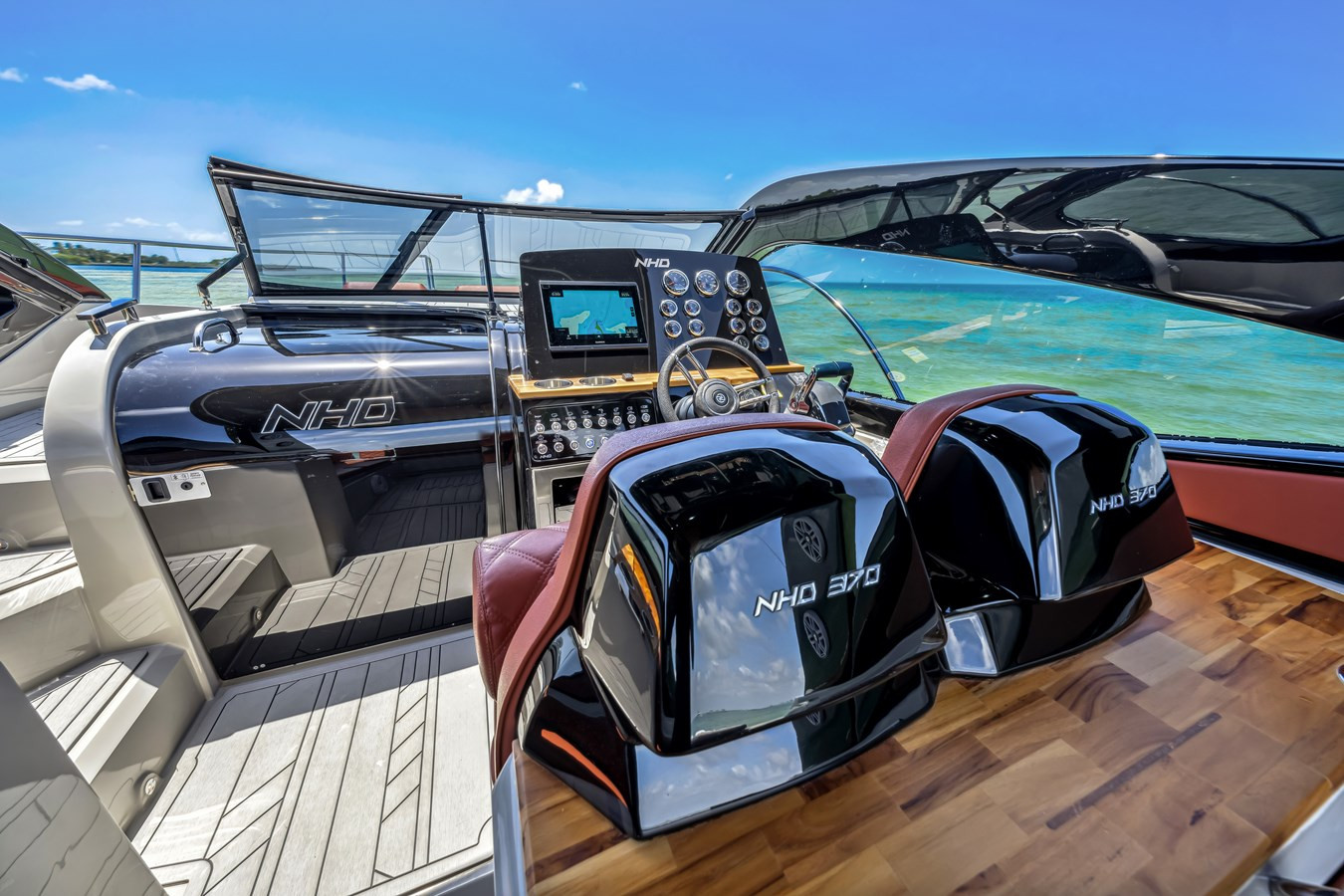 https://arconyachts.ams3.digitaloceanspaces.com/170804/conversions/large_4295737-optimize.jpg