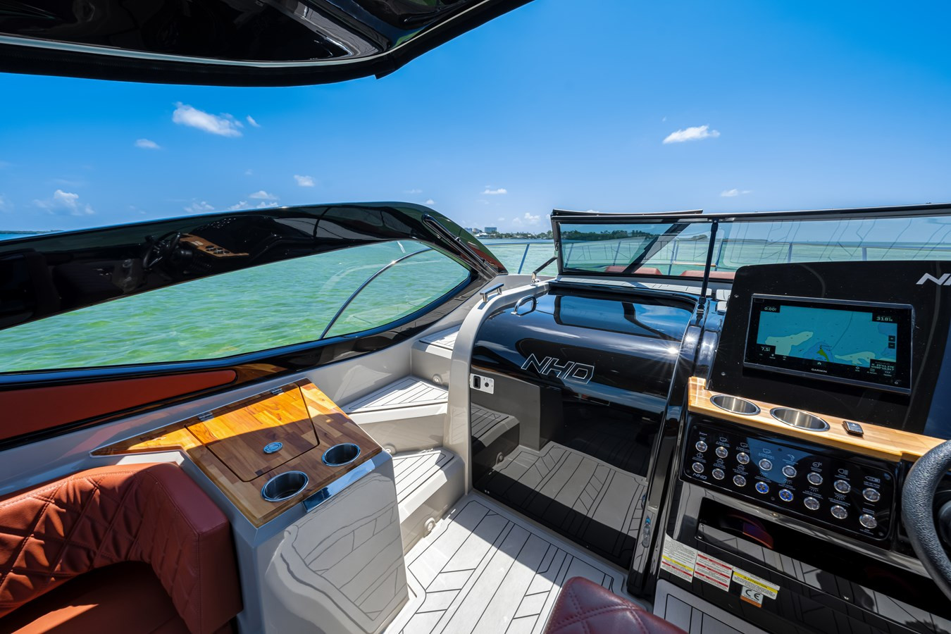 https://arconyachts.ams3.digitaloceanspaces.com/170815/conversions/large_4295742-optimize.jpg