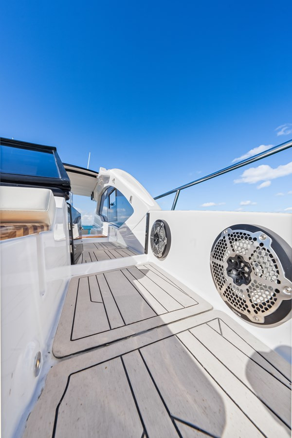https://arconyachts.ams3.digitaloceanspaces.com/170820/conversions/large_4525299-optimize.jpg