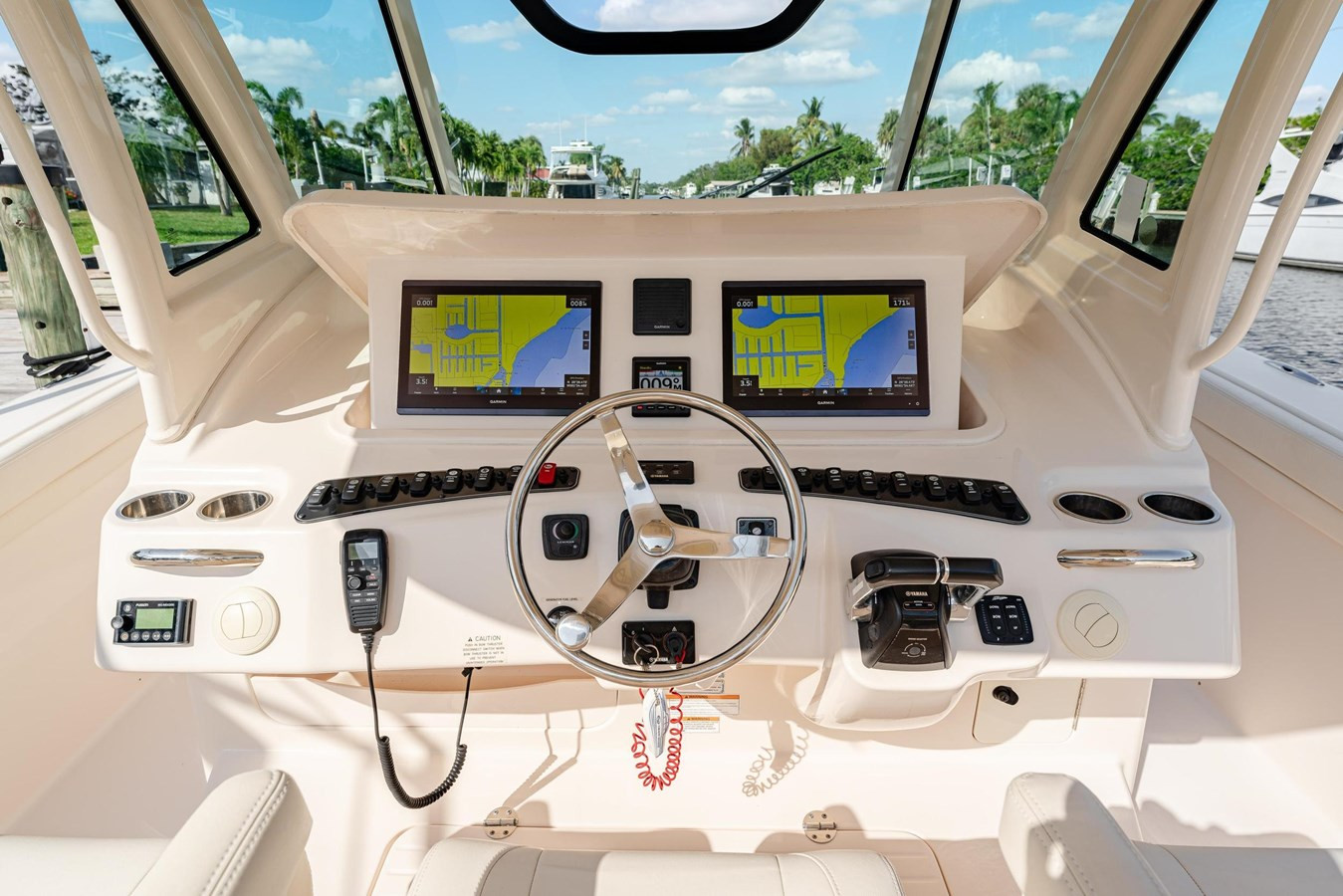 https://arconyachts.ams3.digitaloceanspaces.com/170986/conversions/large_4449371-optimize.jpg