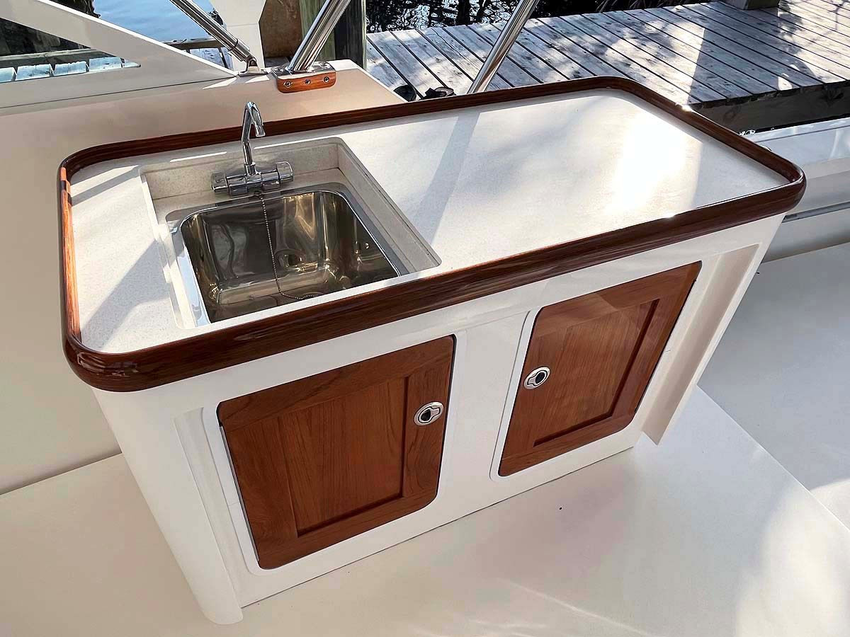 https://arconyachts.ams3.digitaloceanspaces.com/171083/conversions/large_4682989-optimize.jpg