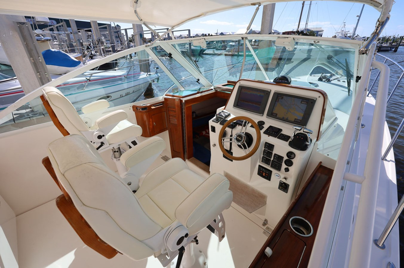 https://arconyachts.ams3.digitaloceanspaces.com/171098/conversions/large_4682969-optimize.jpg