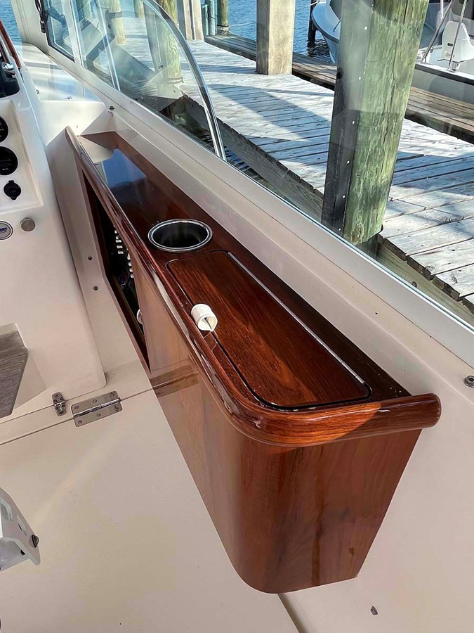 https://arconyachts.ams3.digitaloceanspaces.com/171101/conversions/large_4682973-optimize.jpg