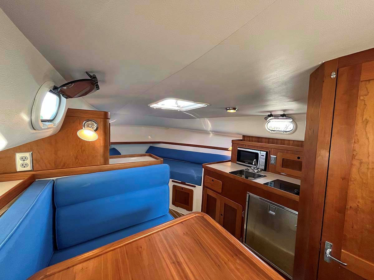 https://arconyachts.ams3.digitaloceanspaces.com/171123/conversions/large_4682975-optimize.jpg