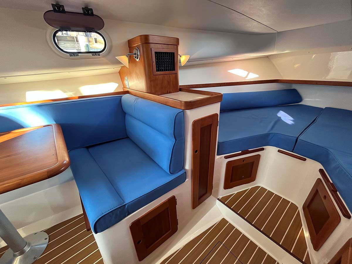 https://arconyachts.ams3.digitaloceanspaces.com/171132/conversions/large_4682967-optimize.jpg