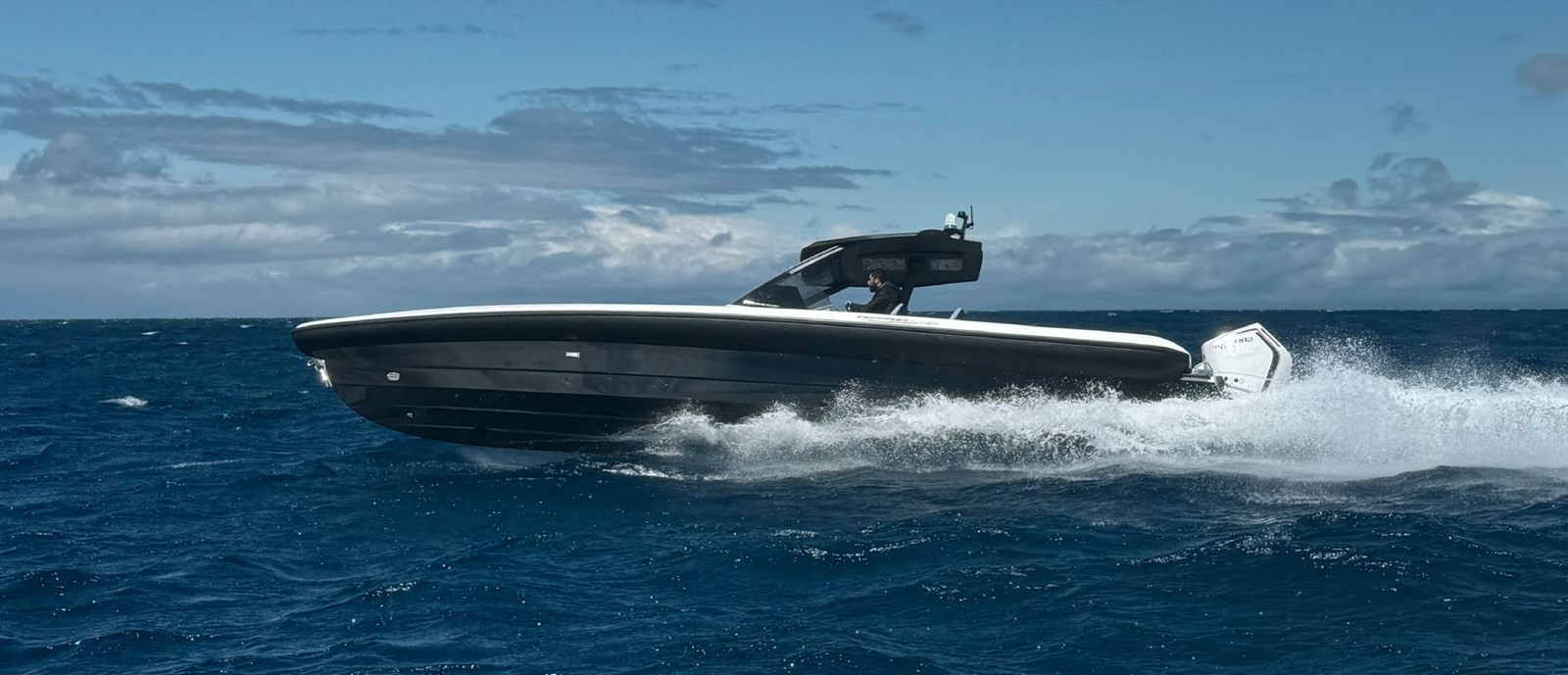 https://arconyachts.ams3.digitaloceanspaces.com/171170/conversions/large_4507452-optimize.jpg