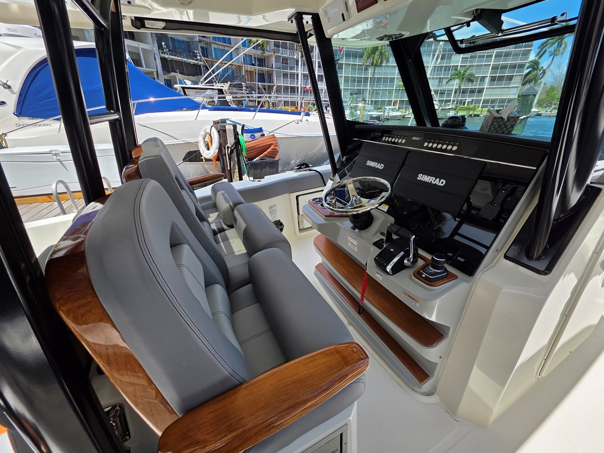 https://arconyachts.ams3.digitaloceanspaces.com/171246/conversions/large_4667675-optimize.jpg