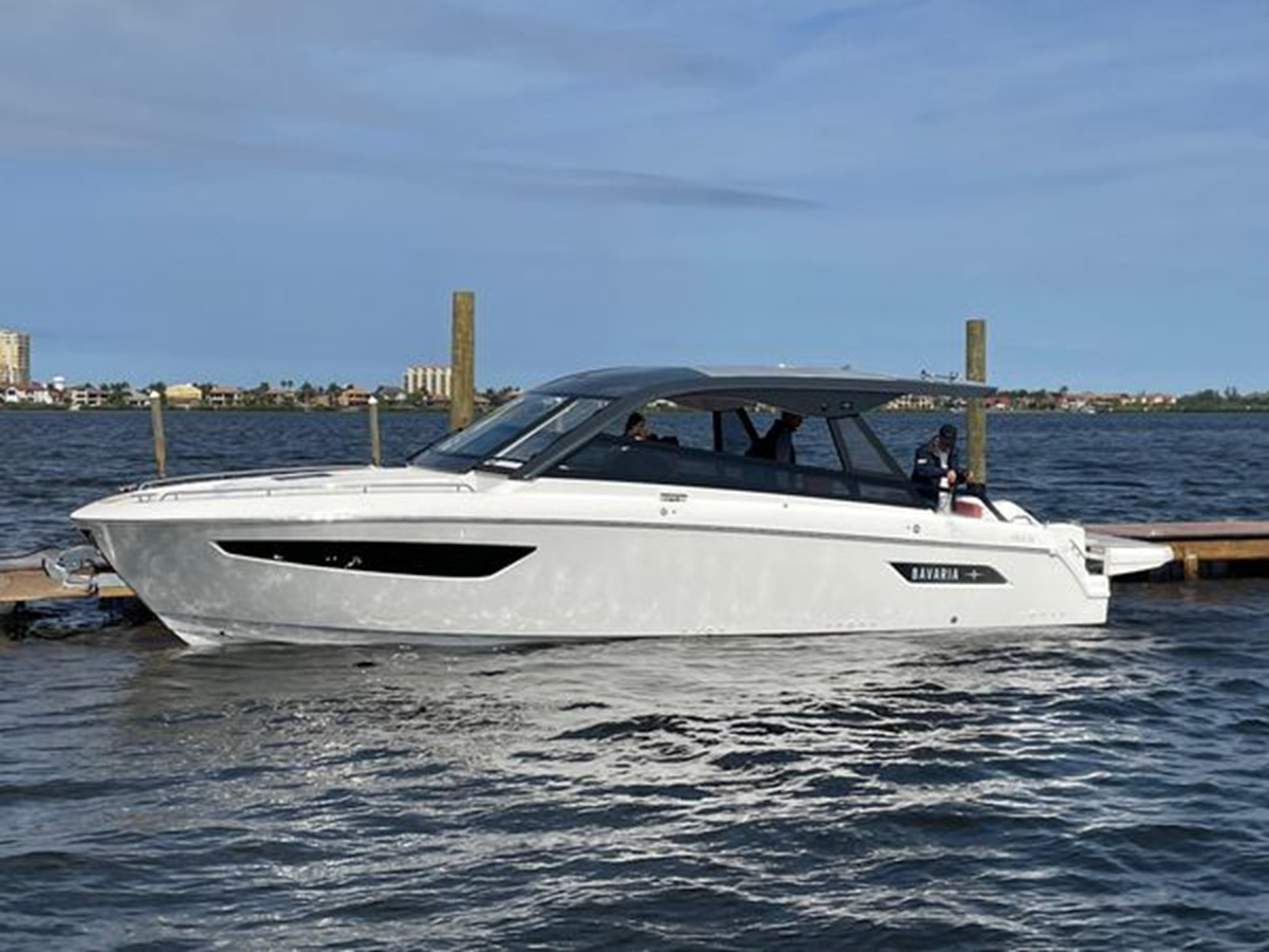https://arconyachts.ams3.digitaloceanspaces.com/171295/conversions/large_4580921-optimize.jpg