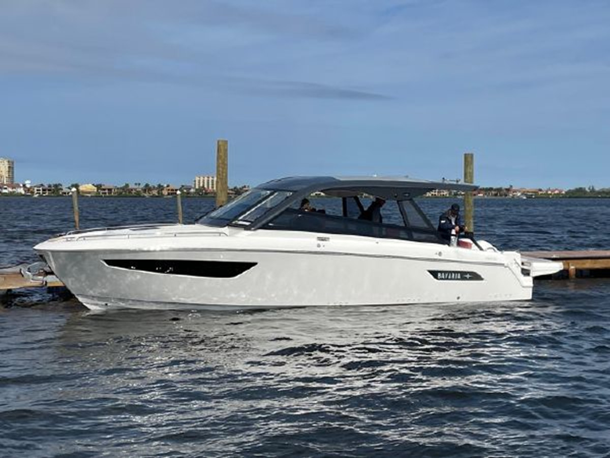 https://arconyachts.ams3.digitaloceanspaces.com/171307/conversions/large_3886841-optimize.jpg