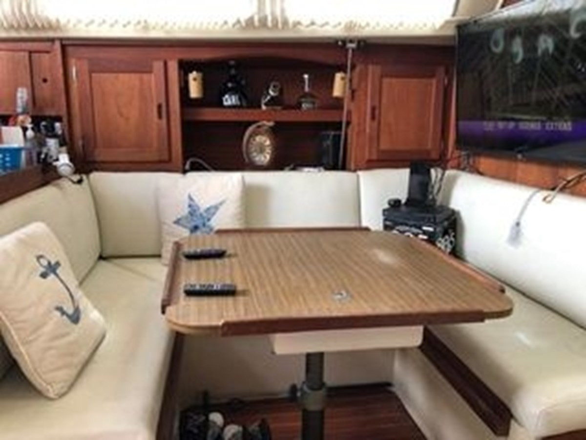 https://arconyachts.ams3.digitaloceanspaces.com/171384/conversions/large_4604757-optimize.jpg